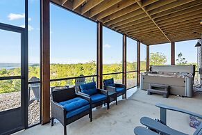 A Birds Eye Bridge View - 5 BDR w/ Private Hot Tub