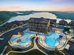 A Birds Eye Bridge View - 5 BDR w/ Private Hot Tub