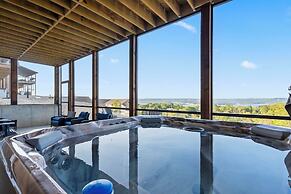 A Birds Eye Bridge View - 5 BDR w/ Private Hot Tub