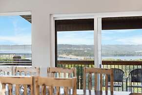 A Birds Eye Bridge View - 5 BDR w/ Private Hot Tub