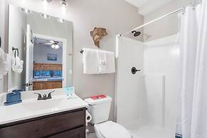 A Birds Eye Bridge View - 5 BDR w/ Private Hot Tub