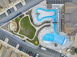 A Birds Eye Bridge View - 5 BDR w/ Private Hot Tub