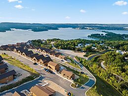 A Birds Eye Bridge View - 5 BDR w/ Private Hot Tub