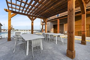 A Birds Eye Bridge View - 5 BDR w/ Private Hot Tub