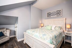 The Hideaway at Hayloft Lodge Chic & Unique Stay