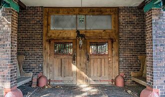 The Hideaway at Hayloft Lodge Chic & Unique Stay