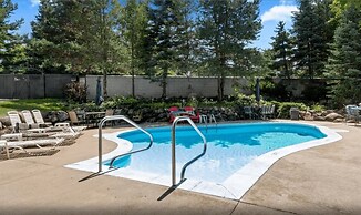 The Hideaway at Hayloft Lodge Chic & Unique Stay