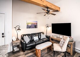 The Hideaway at Hayloft Lodge Chic & Unique Stay
