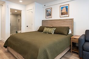 Elmer's Hideout - Fully Renovated Yosemite Escape!