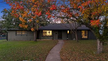 Quiet 3 Bedroom Home Walkable to Zilker Park