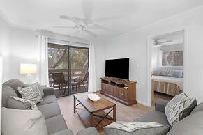 Hilton Head Hangout 2 BDR Resort Condo by Beach!