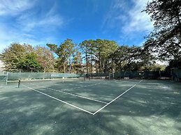 Hilton Head Hangout 2 BDR Resort Condo by Beach!