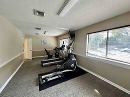 Hilton Head Hangout 2 BDR Resort Condo by Beach!