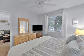 Hilton Head Hangout 2 BDR Resort Condo by Beach!