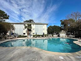 Hilton Head Hangout 2 BDR Resort Condo by Beach!