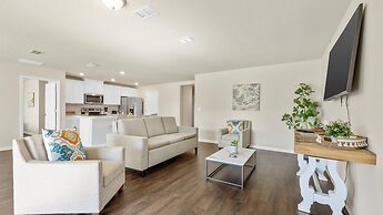 The Robins Nest 3 BDR 15 Min to Downtown!