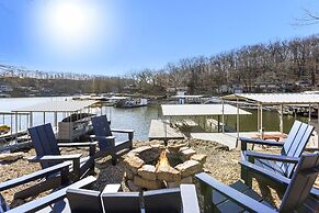 Big Bear Bungalow Stay on Ozark Waterfront
