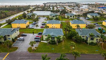 Coastal Clipper Charming 2 Bdr, Walk to Beach!