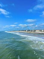 Coastal Clipper Charming 2 Bdr, Walk to Beach!
