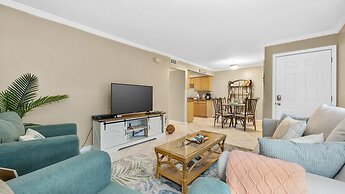 Coastal Clipper Charming 2 Bdr, Walk to Beach!