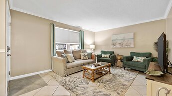 Coastal Clipper Charming 2 Bdr, Walk to Beach!