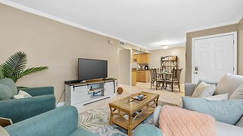 Coastal Clipper Charming 2 Bdr, Walk to Beach!