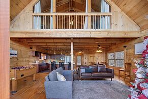 Little Cub Retreat - Private Hot Tub & Indoor Pool