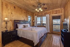 Little Cub Retreat - Private Hot Tub & Indoor Pool