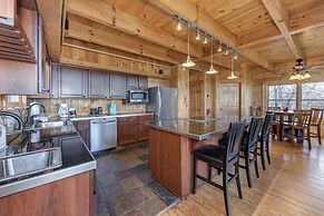 Little Cub Retreat - Private Hot Tub & Indoor Pool