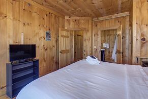 Little Cub Retreat - Private Hot Tub & Indoor Pool