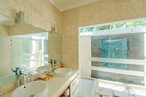 Deep Blue Villa Bali