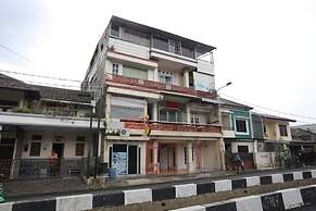 SPOT ON 93610 Syariah Homestay