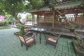 SPOT ON 93612 Kencana Homestay Syariah