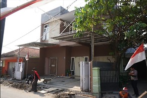 SPOT ON 93611 Kost Pak Suyatno Syariah 2