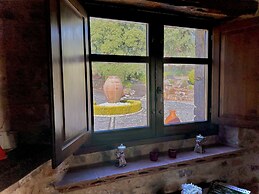 Masia Can Viver - Olive oil tourism B&B