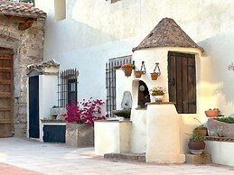 Masia Can Viver - Olive oil tourism B&B