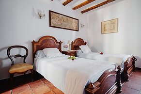 Masia Can Viver - Olive oil tourism B&B