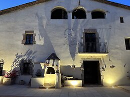 Masia Can Viver - Olive oil tourism B&B