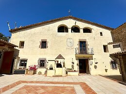 Masia Can Viver - Olive oil tourism B&B