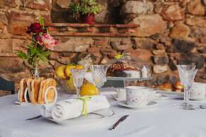 Masia Can Viver - Olive oil tourism B&B