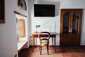 Masia Can Viver - Olive oil tourism B&B