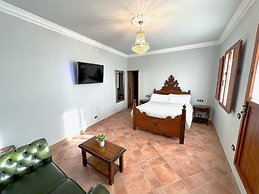 Masia Can Viver - Olive oil tourism B&B