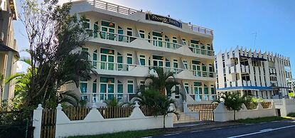 Phoenix Beach Apartments sea view