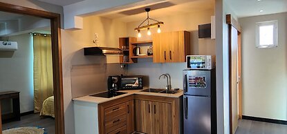 Phoenix Beach Apartments sea view