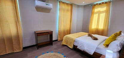 Phoenix Beach Apartments sea view