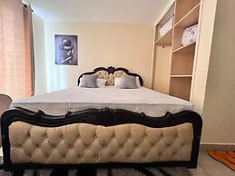 Lux Suites Cavendish Studio Apartments