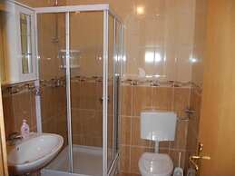 Maca - Seaview & Private Parking - A1