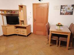 Maca - Seaview & Private Parking - A1