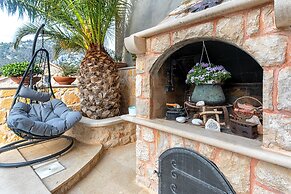 Villa Capitis in the Centre with deluxe pool