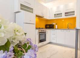 Villa Capitis in the Centre with deluxe pool